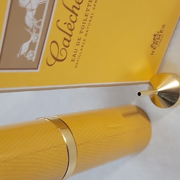 Hermes Yellow and Gold Bath & Body Tool Set - Picture 12 of 16
